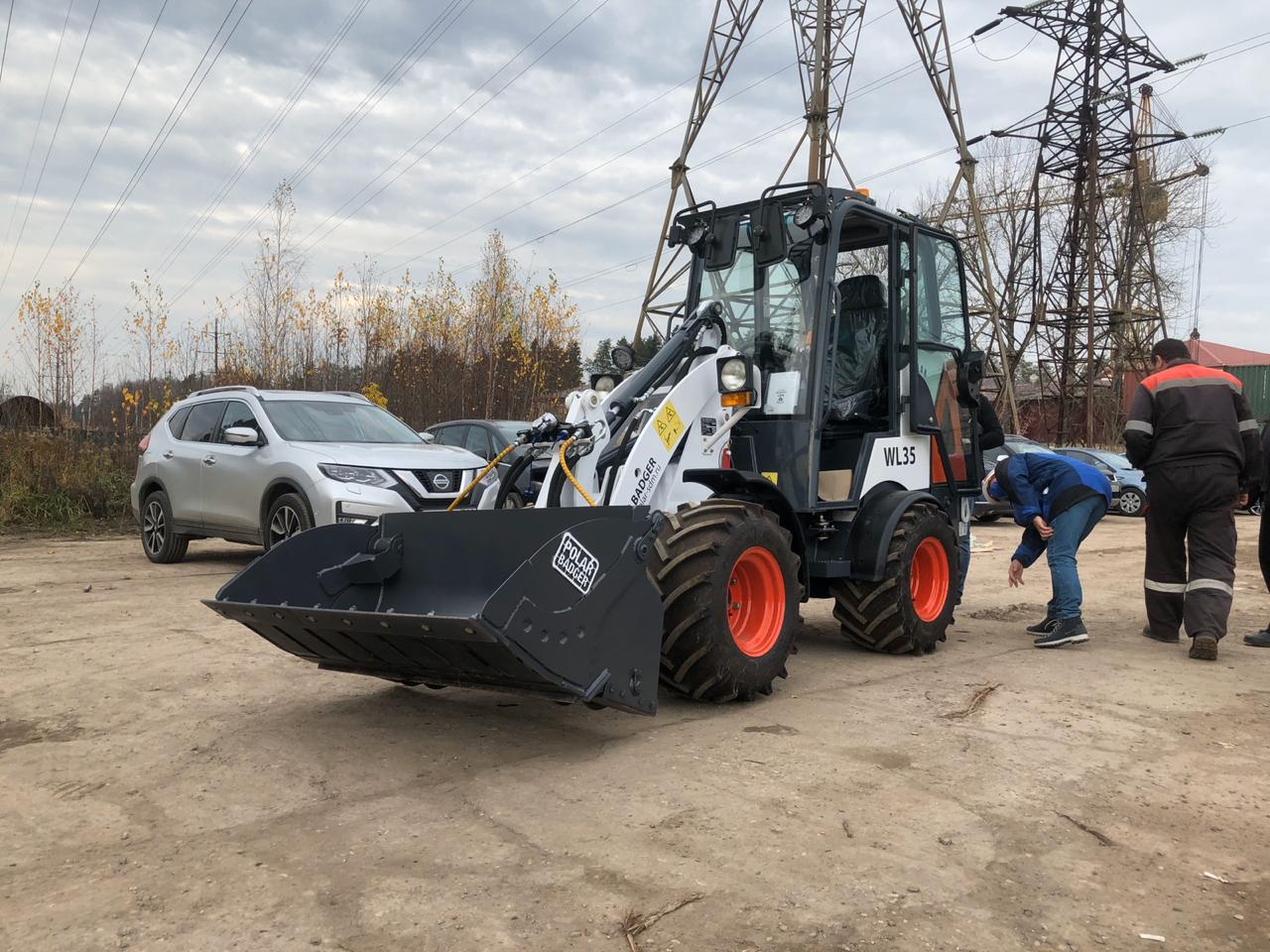 Отгрузка сочлененного мини-погрузчика Polar Badger WL35 в структуру «Газпром».